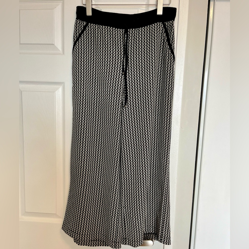 Max Studio Cropped loose wide leg pants.